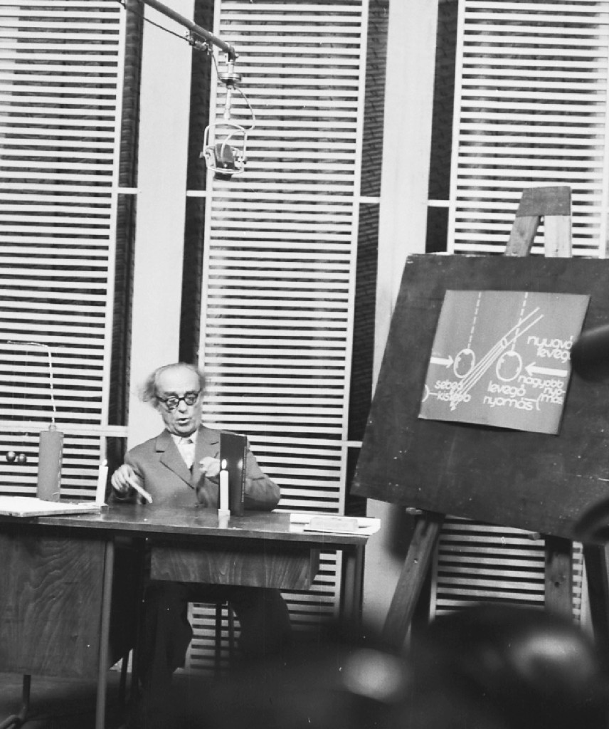 Öveges József a Magyar Televízió stúdiójában (1967), Wikipedia